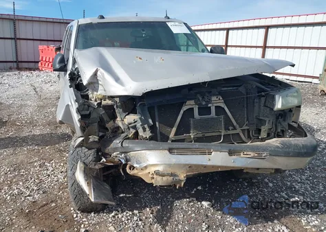 2004 Chevrolet Silverado 1500 Z71 из США, поврежденный, VIN 2GCEK19TX41162585